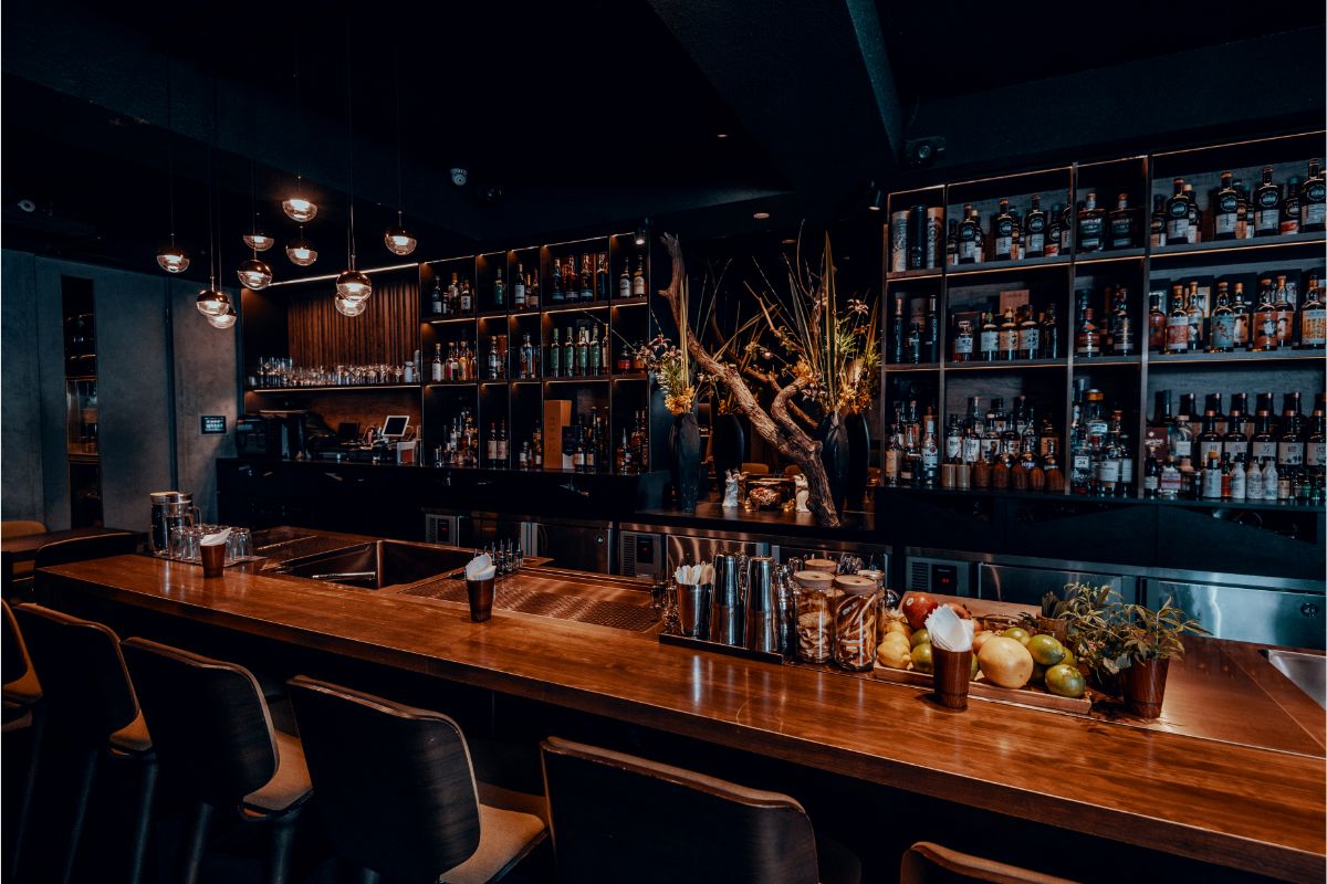 bar